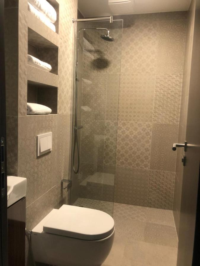 Qama Hotel Prisztina Zewnętrze zdjęcie